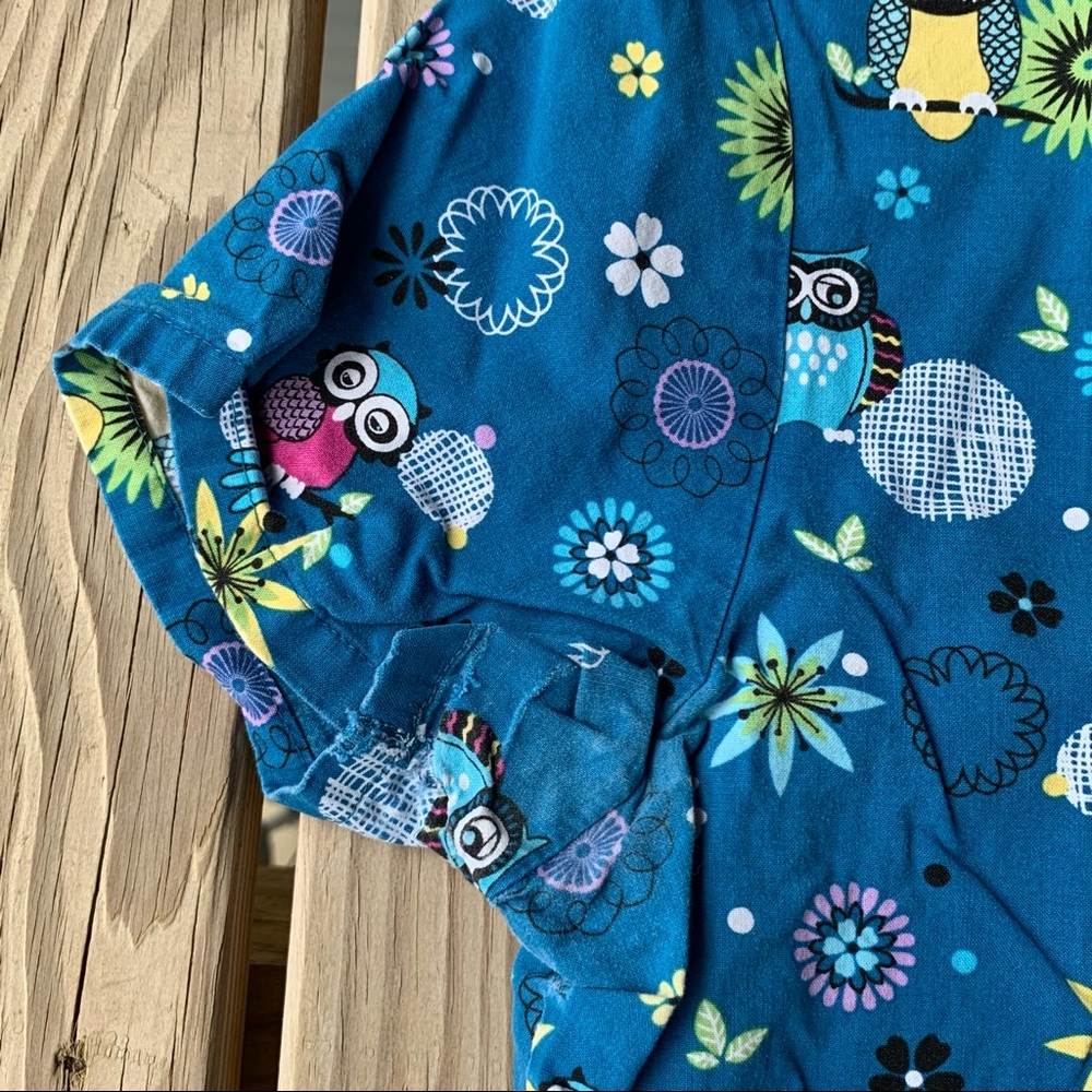 Blue Owl Scrub Top - Picture 2 of 7